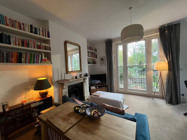 Light & Airy 2-Bed Flat Near Brockwell Park  Main Photo