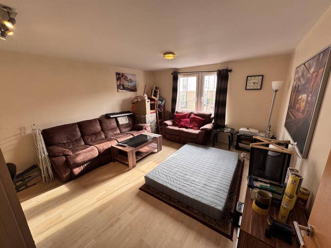 Furnished Ensuite Room Available – £800/month Main Photo