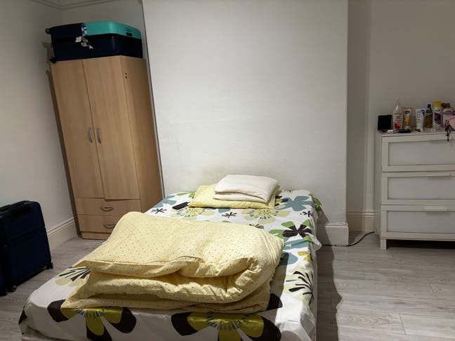 1 master room available  Main Photo