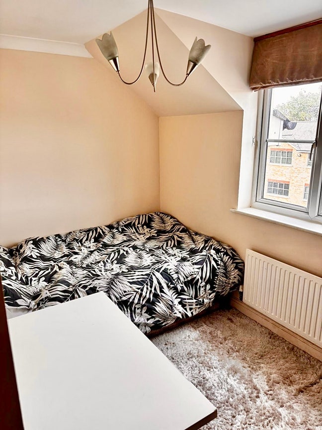 Bright Double room. Dep.300£ BILLS INCl. Main Photo