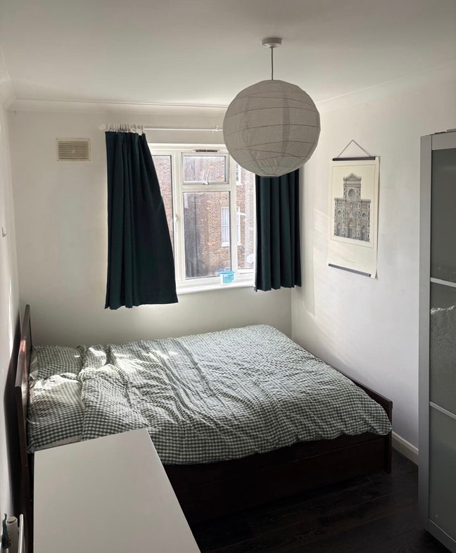 Available Now! Double Room in Charming 3-Bed Flat Main Photo