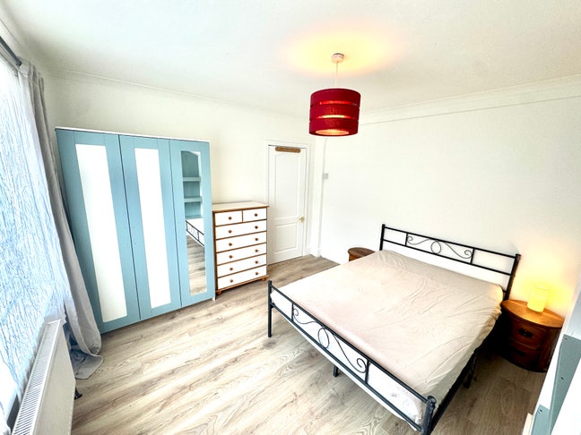  Lovely spacious bright double room  Main Photo