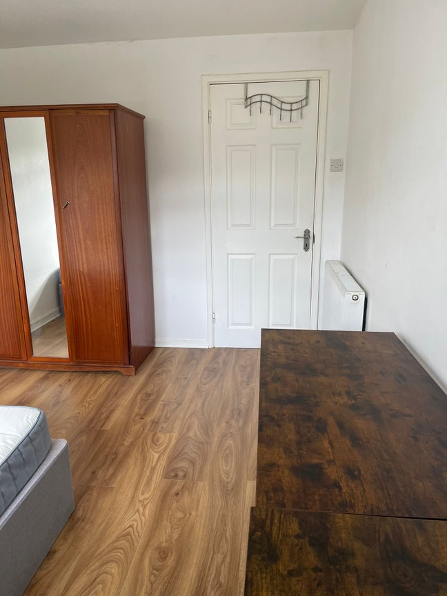 Rooms to rent Cheshunt Main Photo