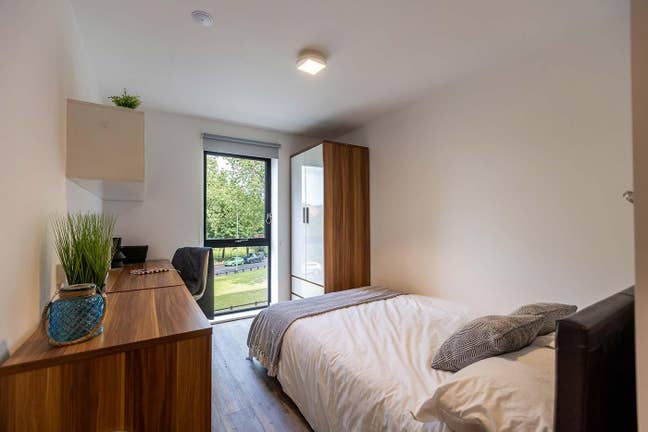 Classic Ensuite Main Photo