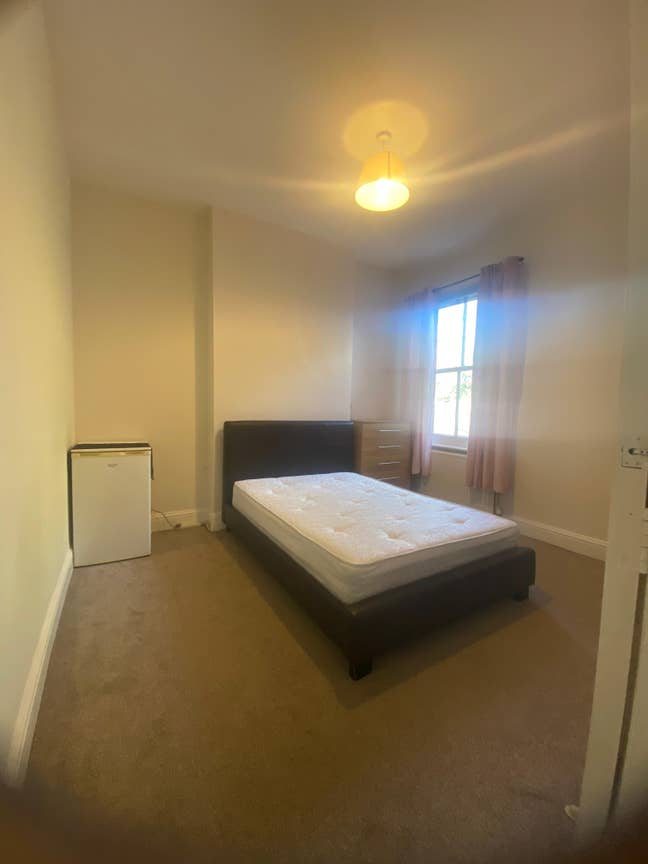 Room available  Main Photo