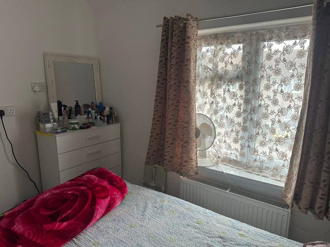 Bright Newly Refurbished Double Room Main Photo