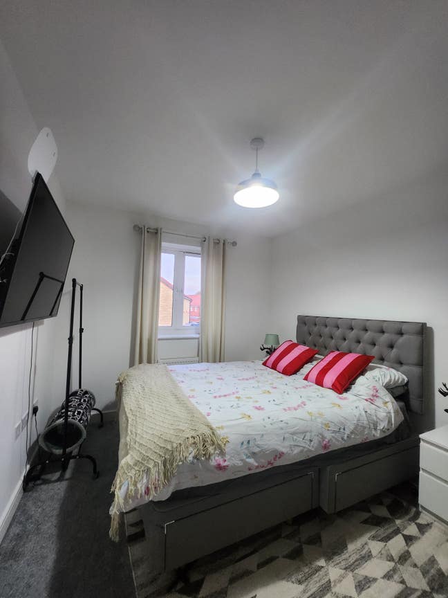 Double Room in Friendly Home - Didcot  Main Photo