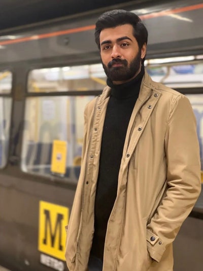 Looking for a house Main Photo