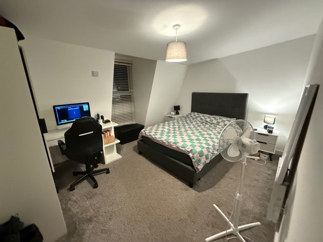 Top Floor Flat - Big balcony - 1 bedroom Main Photo