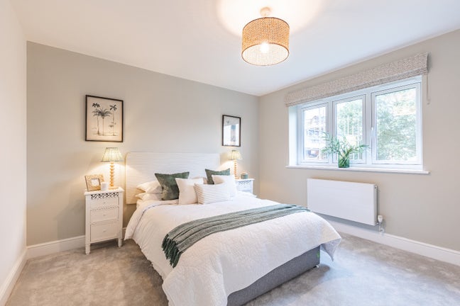 Large Rooms, Large House, Lots of Parking  Main Photo