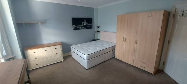 Wexham Road - Extra Large Double Room Main Photo