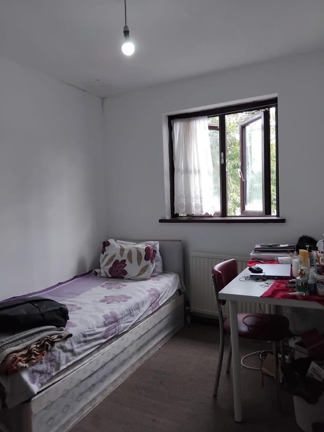 Single room in forest gate Main Photo