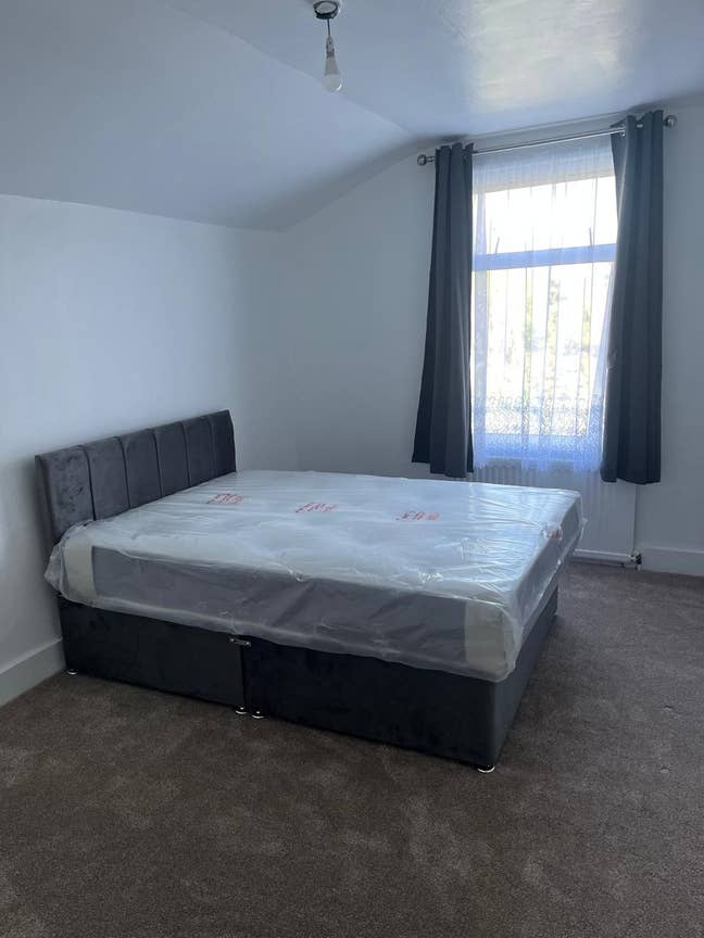 Double room available to rent  Main Photo
