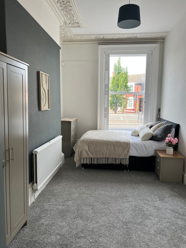 Spacious rooms near City Centre 🏠 Main Photo