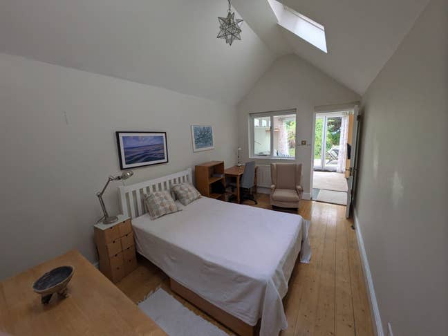 Ensuite large double own living room West Acton Main Photo
