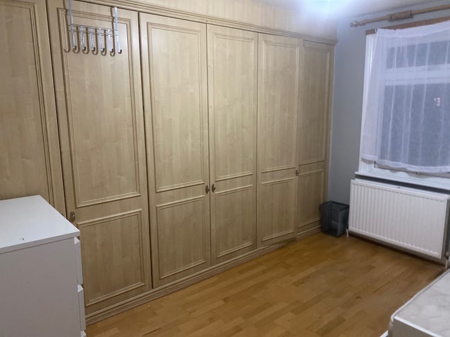 Double Room Available- RM7 Main Photo