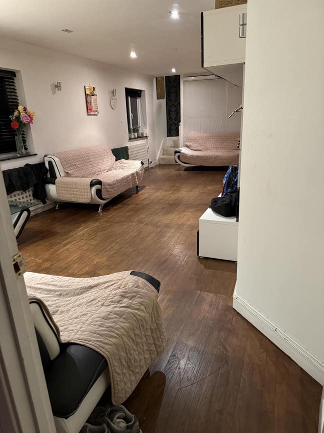 Nice Double Room with Separate BathRoom Main Photo