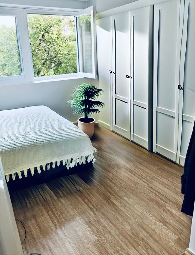 Rooms by QMUL  Students Only Stepney Green tube Main Photo