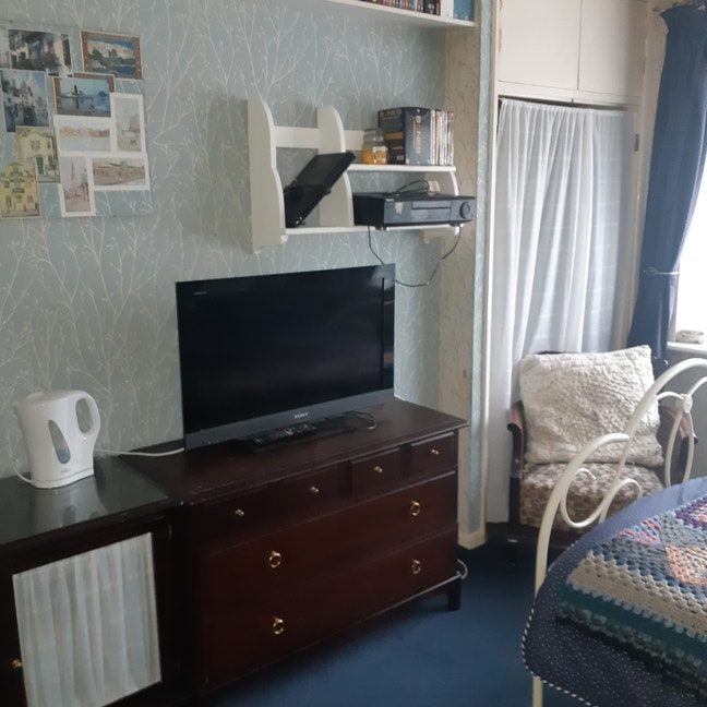 City Centre 2 rooms, F/T Working males over 40 Main Photo