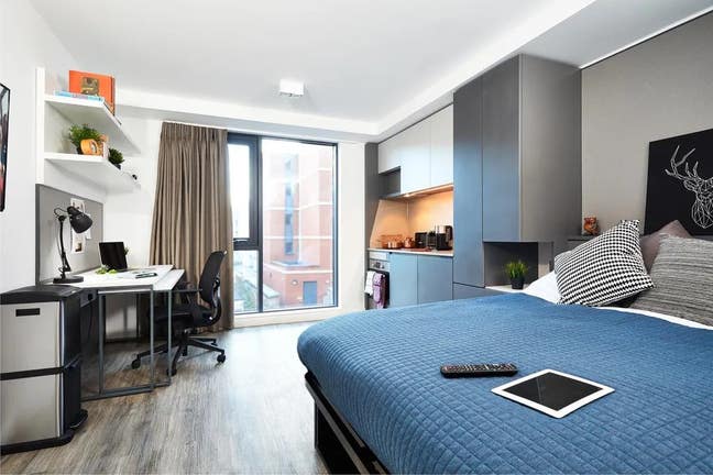 Luxury Studio in Fountainbridge with Castle View Main Photo