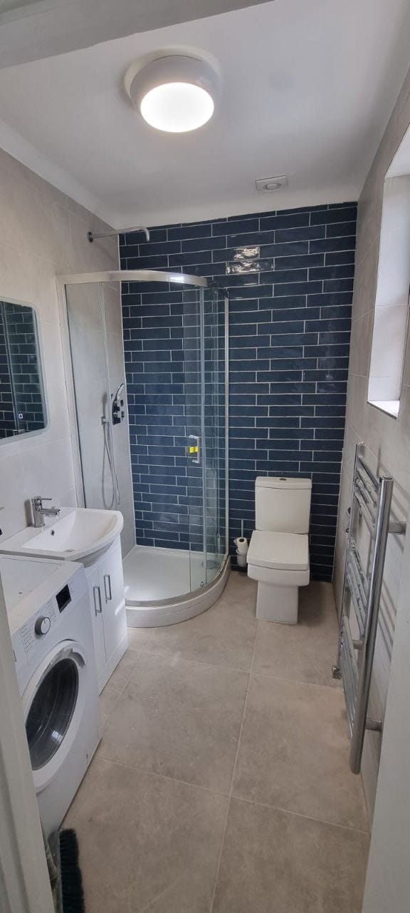 Newly refurbished one bed flat. New bathroom  Main Photo