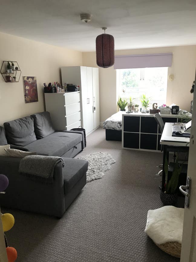 Spacious Double For Couples in E1 - Modern Flat Main Photo