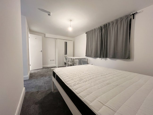 🔥 Luxury Ensuite Rooms in Massive Town House 🌟 Main Photo