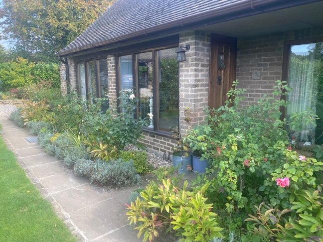 Self contained 1 bed apartment for short term let’ Main Photo