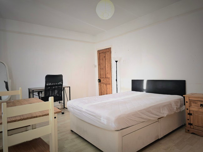 Still Available No Deposit Short Term Ok Main Photo