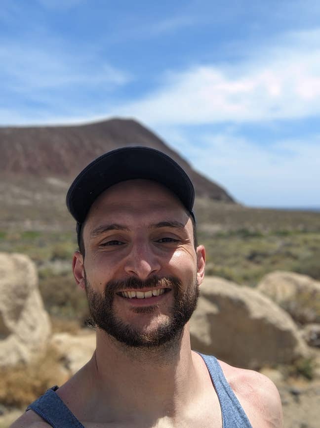 Double room wanted in West London.  Main Photo