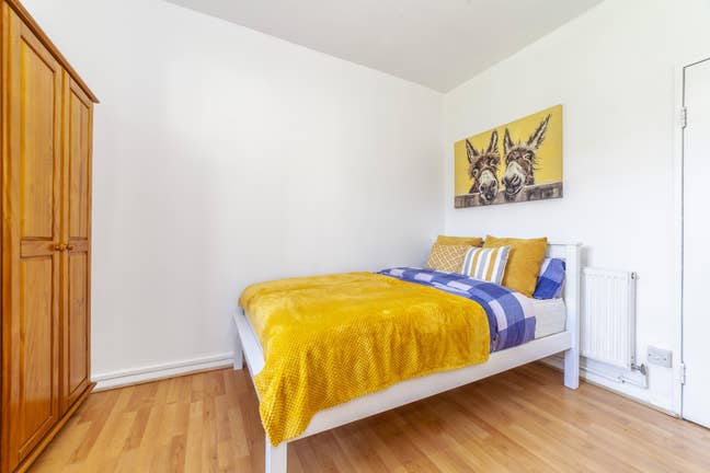 Big Room in Fulham for Asap Move in.  Main Photo