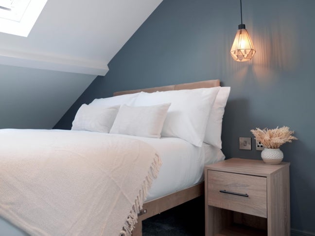 Top Floor En-suite! (REDUCED!) Main Photo