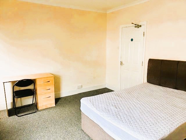 Clean Room All Inclusive & Wifi Nr Town Centre Main Photo