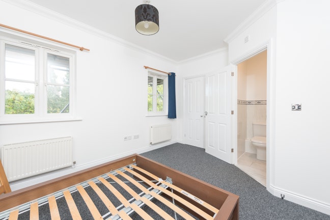Large 4 Bedroom House with 3 Bathrooms in Brixton Main Photo