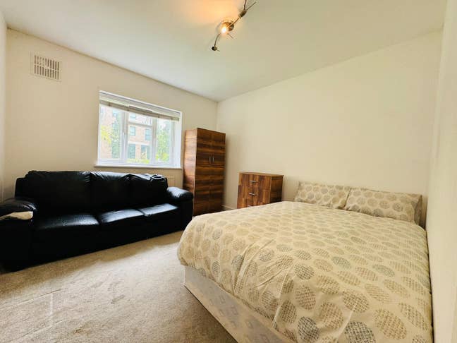 Three Double Rooms Next to Wembley Main Photo