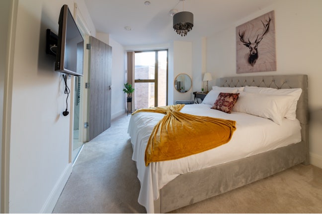 High Spec 2 bed 2 bath flat, NW10 📍 Main Photo