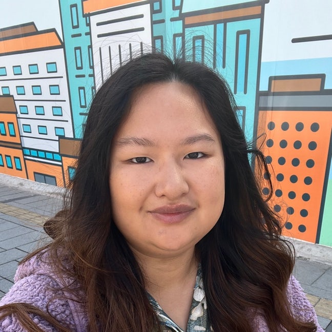 Looking for professional flat share  Main Photo