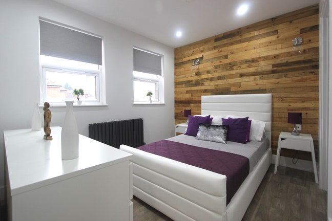 Contemporary Double En-Suite Room - Inclusive Main Photo
