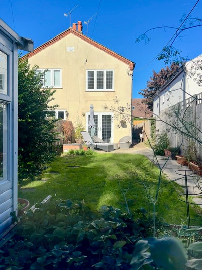 Double Room to Rent - Mon-Friday / Short Term  Main Photo