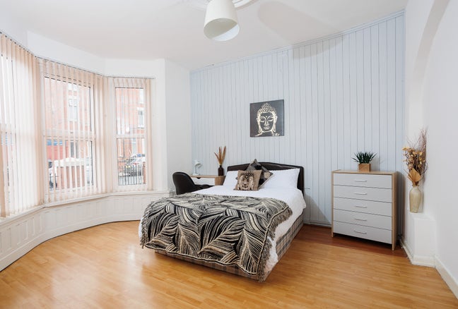 🏡Large Double Rooms + Garden • Bills Inc • LE2 Main Photo