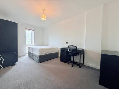 Double Room to Rent  in flat share – Matisse Court Main Photo