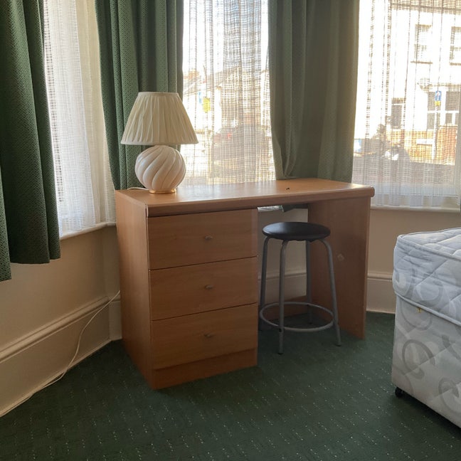 Very large single room in a shared house Main Photo