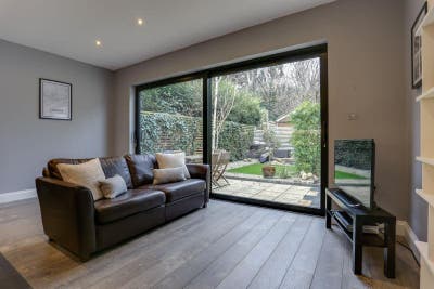 Stunning house, with large room - Ealing Main Photo