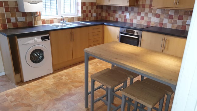 4 bedroom furnished house Main Photo