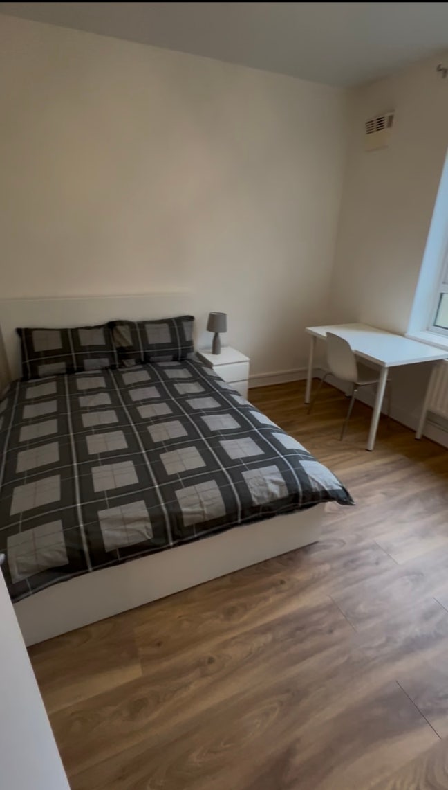 Available - DBL Room - Little Venice (Paddington) Main Photo