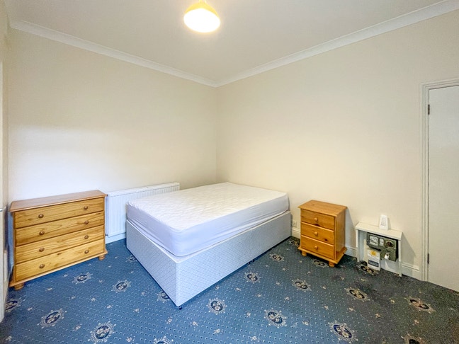 Studio/Room Available in Kensal Green Now Main Photo