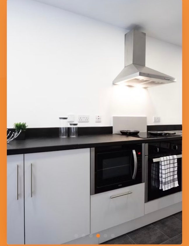 Tenant required Main Photo
