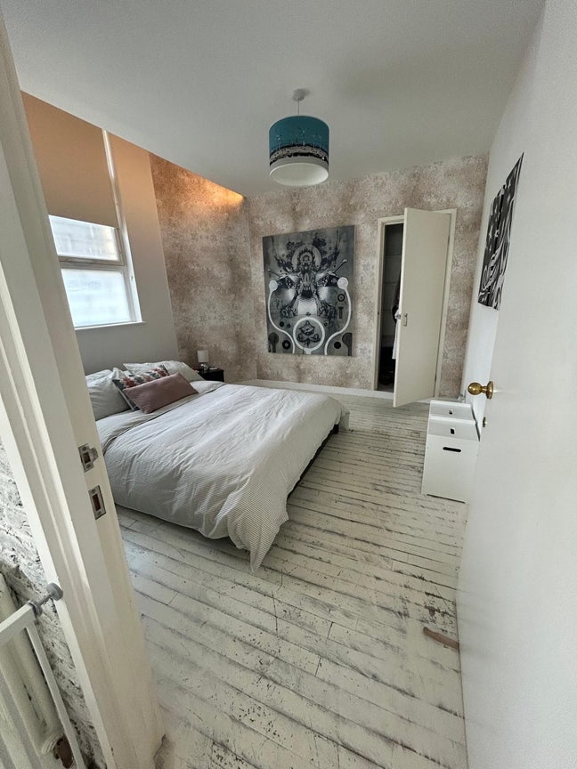 Spacious room in a Hackney pub conversion!  Main Photo