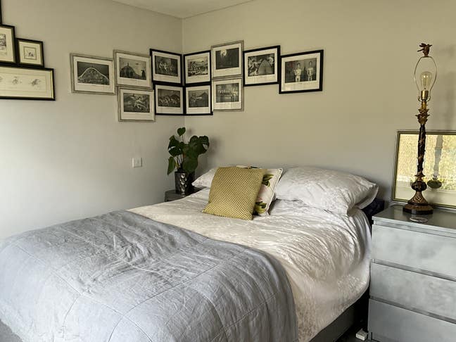 Double room with king sized bed in quiet village Main Photo