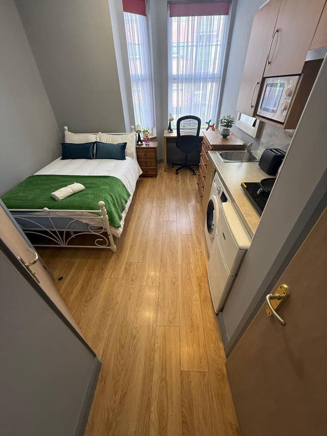 🔑 Self-Contained / All Bills Included.   Main Photo